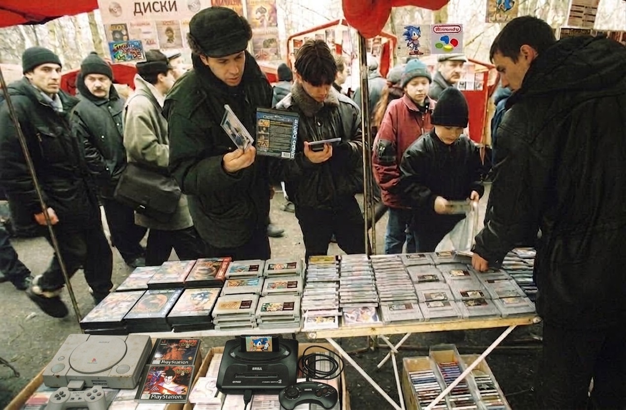 Игровые приставки, CD/DVD диски, картриджи
