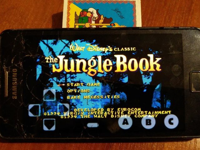 Карманная приставка Dendy/SEGA с сенсорным экраном, много игр - 2/3