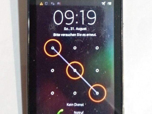 Смартфон Sony Xperia E C1505 Black - 1/3