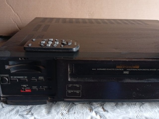 Продам Відеомагнітофон HQ під розбір - 1/2