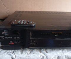 Продам Відеомагнітофон HQ під розбір